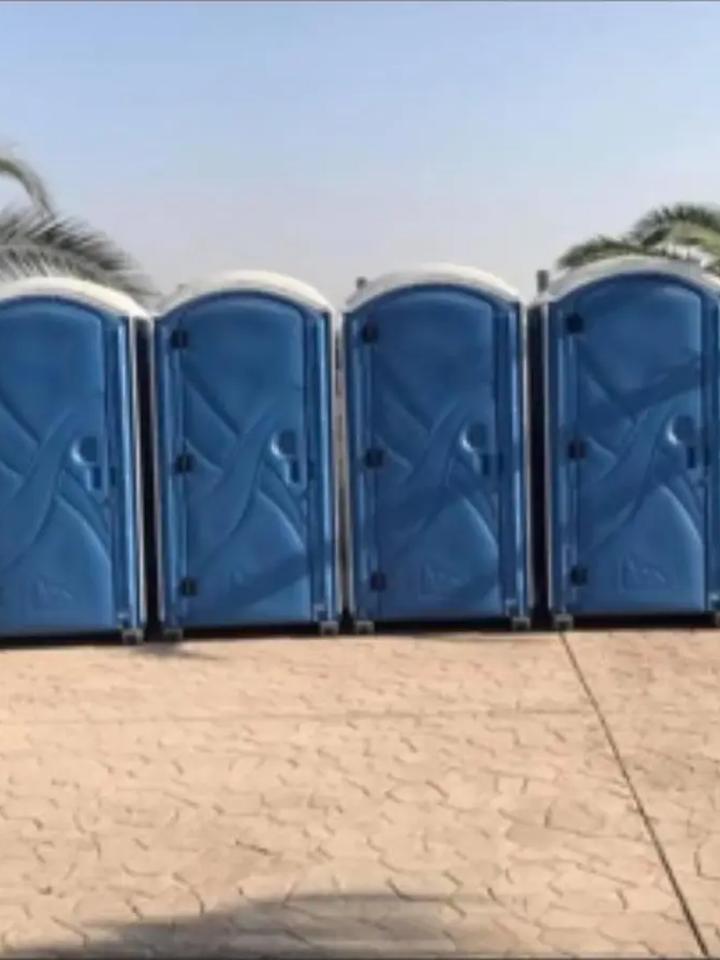 Cover of the web story: How many porta potties do I need?