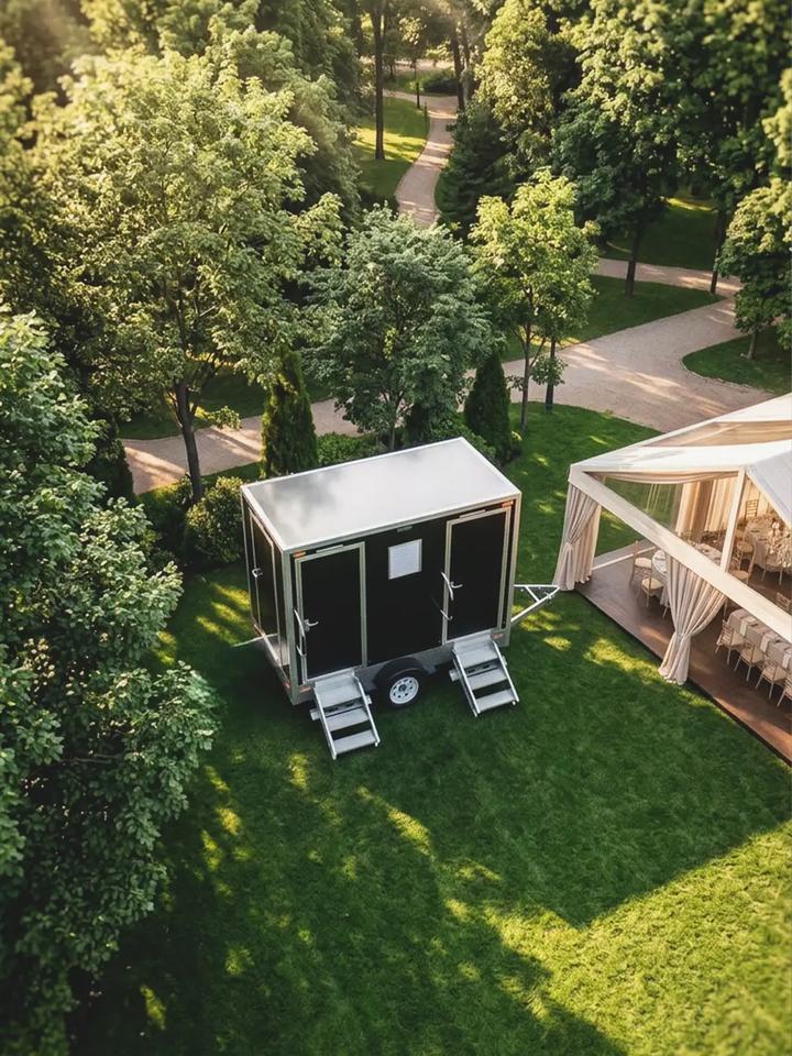 Cover of the web story: Wedding restroom trailer guide